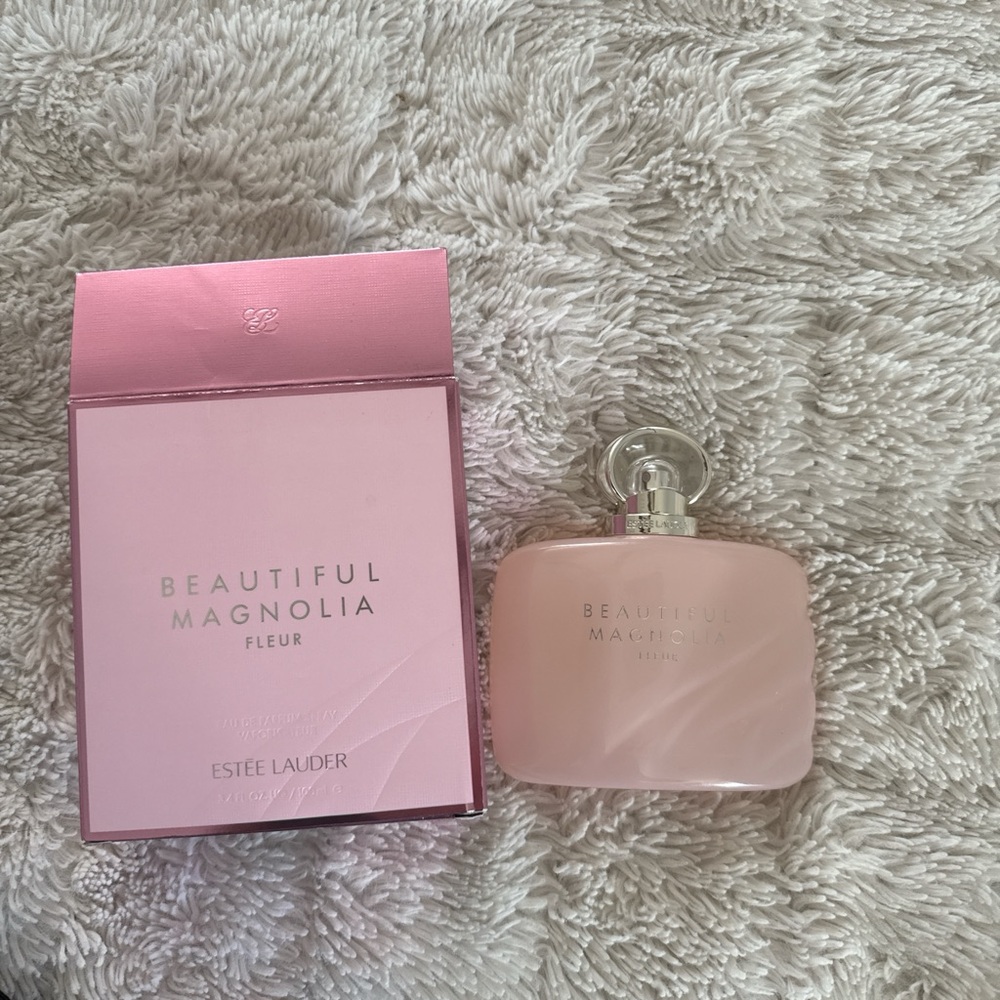 Estee Lauder Beautiful Magnolia Fleur in Soft Pink